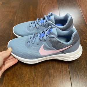 Nike Woman’s Revolution 6 Next Nature Running Shoes Size 8 1/2 New